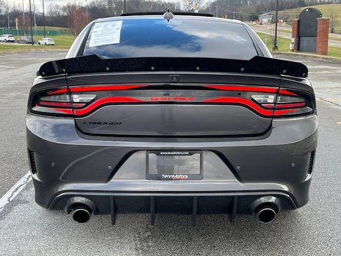 Used 2016 Dodge Charger R/T Scat Pack w/ Beats Audio Group image 22
