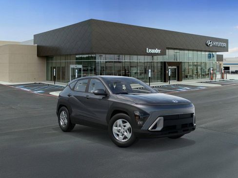 New 2026 Hyundai Kona SE image 2