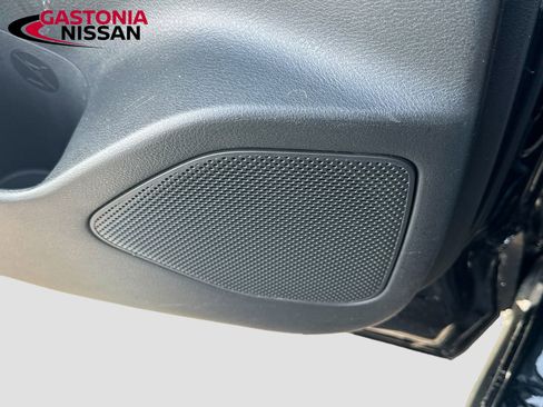 Used 2023 Nissan Rogue S FWD image 32