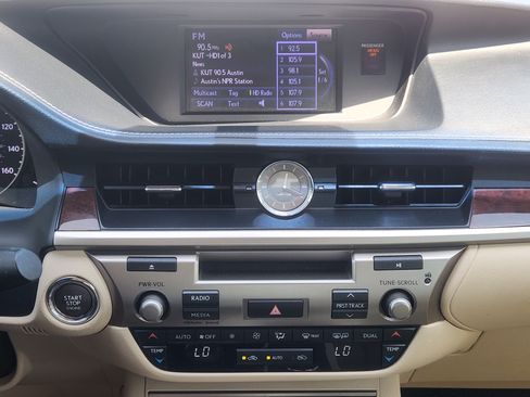 Used 2013 Lexus ES 350 w/ Premium Pkg FWD image 17