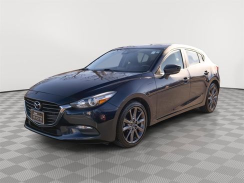 Used 2018 MAZDA MAZDA3 Touring image 16