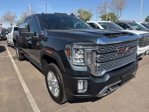 Used 2022 GMC Sierra 2500 Denali w/ Denali Black Diamond Edition image 2