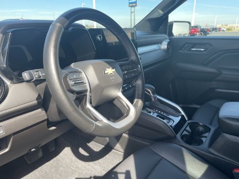 Used 2024 Chevrolet Colorado LT w/ LT Convenience Package III image 9