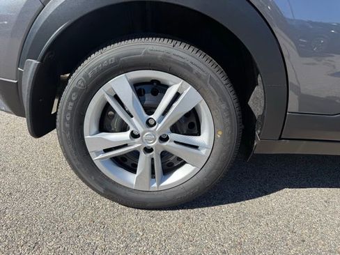 New 2025 Nissan Kicks Play S image 13