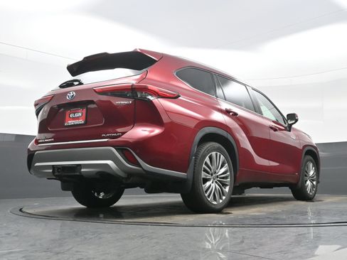 Used 2021 Toyota Highlander Platinum image 33