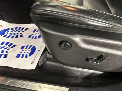 Certified 2017 Jeep Grand Cherokee Limited image 22