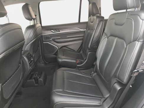 Certified 2022 Jeep Grand Cherokee L Limited AWD/4WD image 17