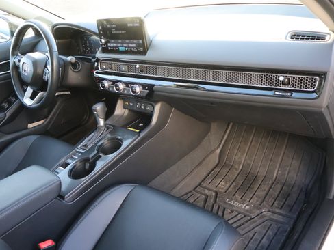 Used 2024 Honda Civic Touring image 10