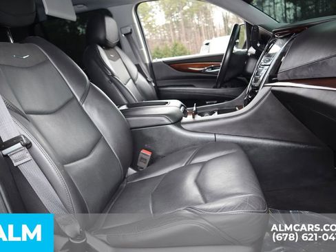 Used 2017 Cadillac Escalade Luxury image 28