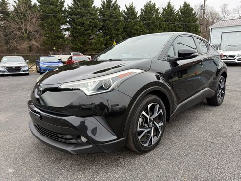 Used 2018 Toyota C-HR XLE image 3