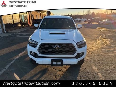 Used 2023 Toyota Tacoma TRD Sport image 2