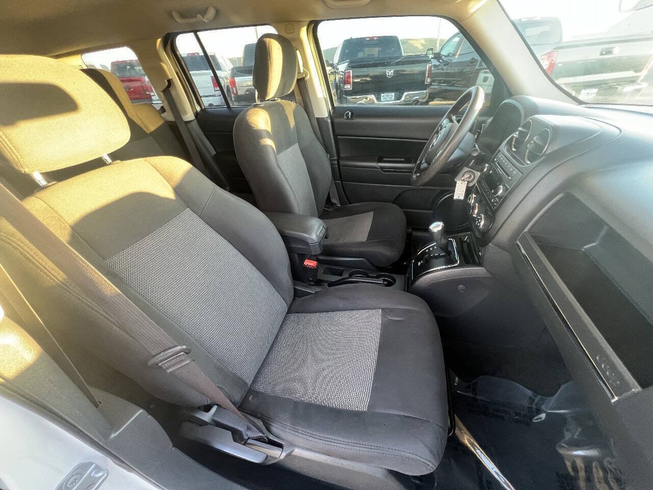 Used 2015 Jeep Patriot Sport w/ Power Value Group FWD image 7