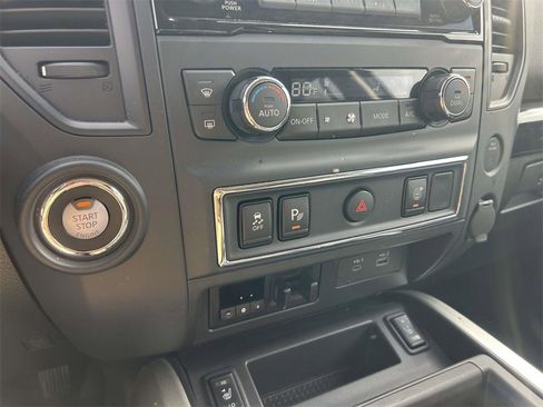 Used 2024 Nissan Titan SV w/ SV Convenience Package image 21