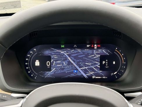 New 2026 Volvo XC60 B5 Plus image 10