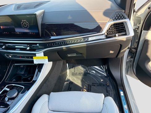 New 2026 BMW X5 xDrive40i w/ M Sport Package AWD/4WD image 18