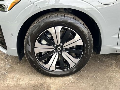 Certified 2025 Volvo XC60 T8 Plus w/ Protection Package Premier image 10