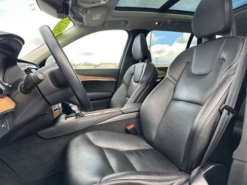 Used 2022 Volvo XC90 T6 Momentum w/ Advanced Package image 26