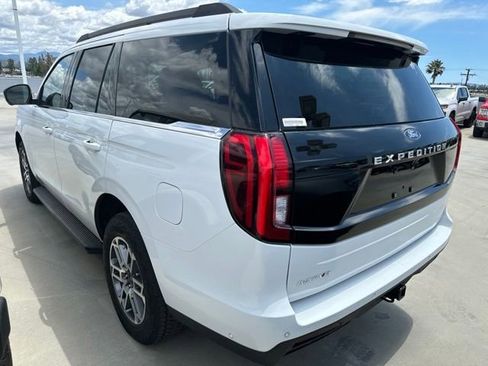 Certified 2025 Ford Expedition Active AWD/4WD image 2