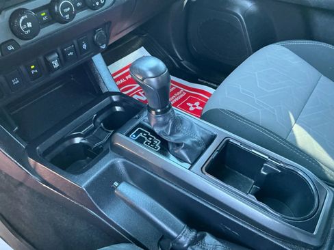 Used 2020 Toyota Tacoma TRD Sport image 30