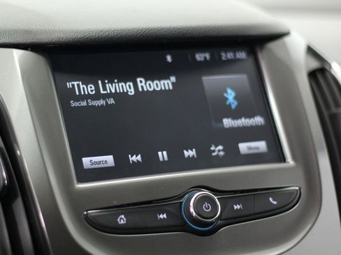 Used 2017 Chevrolet Cruze LT w/ Convenience Package FWD image 22