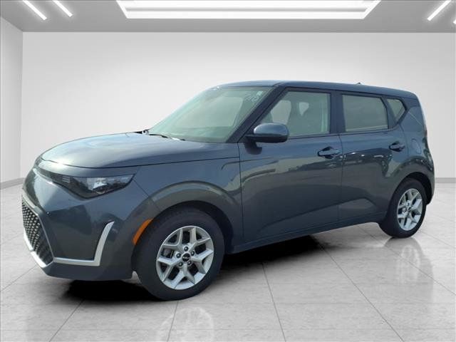 Used 2024 Kia Soul LX w/ Option Group 015 FWD image 9