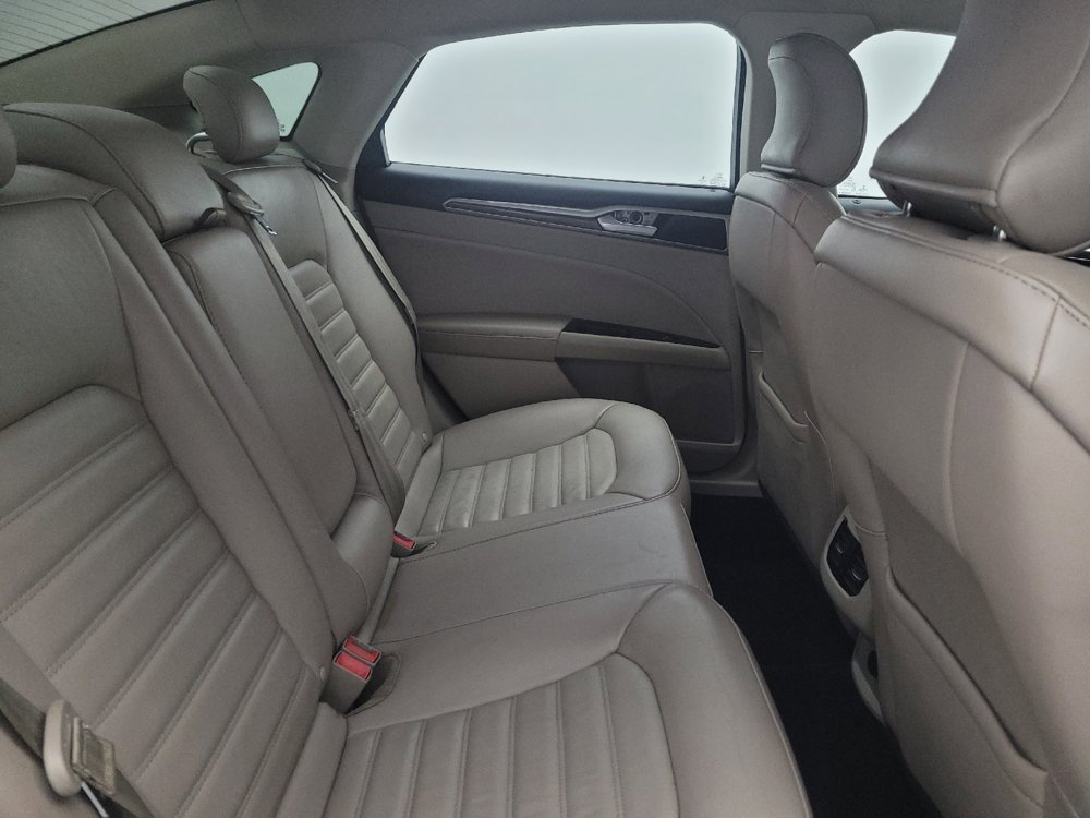 Used 2017 Ford Fusion SE w/ Fusion SE Technology Package FWD image 21
