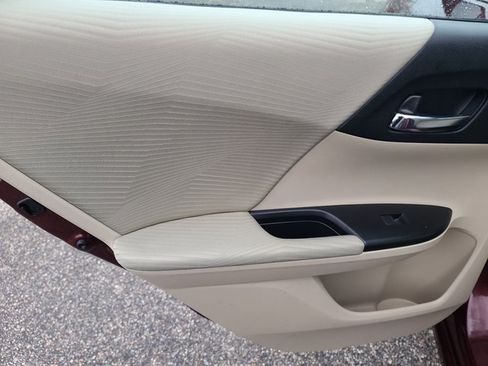 Used 2016 Honda Accord LX image 13