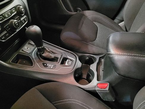 Used 2021 Jeep Cherokee Latitude image 26