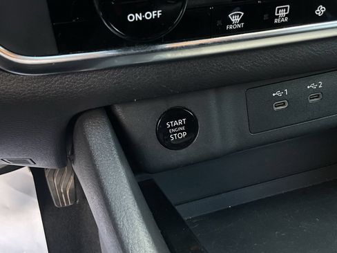 Used 2025 Nissan Rogue SV FWD image 28