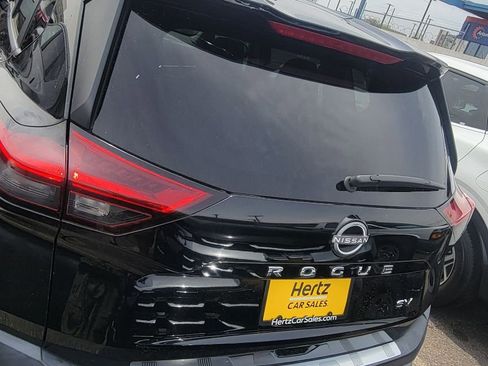 Used 2023 Nissan Rogue SV image 12