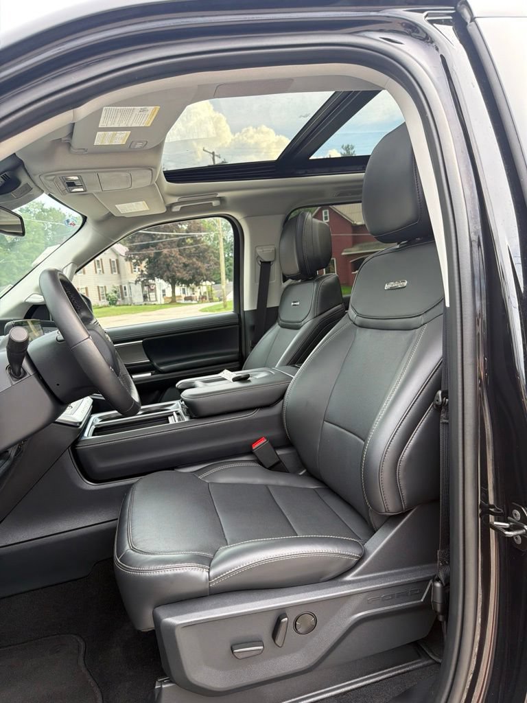 Used 2026 Ford Expedition Platinum w/ Driver's Package AWD/4WD image 79