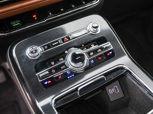 Used 2022 Lincoln Nautilus Reserve image 18