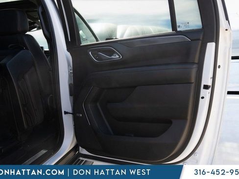 Used 2023 Chevrolet Suburban RST w/ Luxury Package image 25