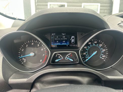 Used 2016 Ford Escape SE w/ SE Cold Weather Package AWD/4WD image 9