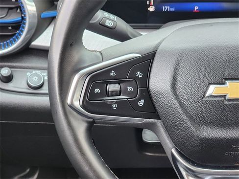 Certified 2024 Chevrolet Trax LT w/ Sunroof Package image 28