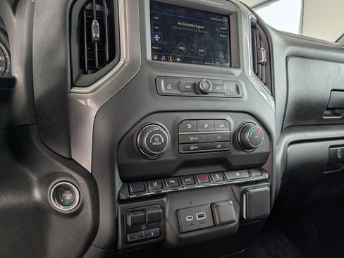 Used 2025 Chevrolet Silverado 2500 Custom w/ Custom Value Package image 20