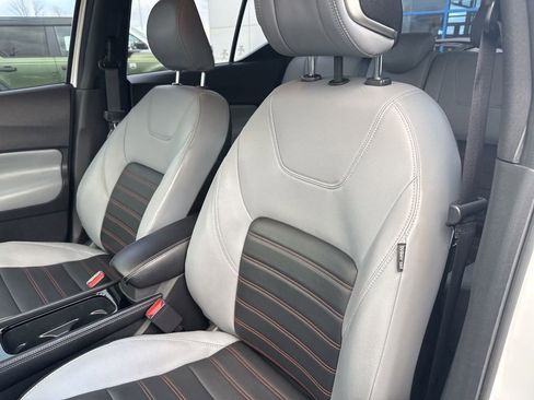 Used 2022 Nissan Kicks SR w/ Premium Package image 43