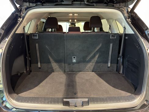 Used 2022 Toyota Highlander LE FWD image 22