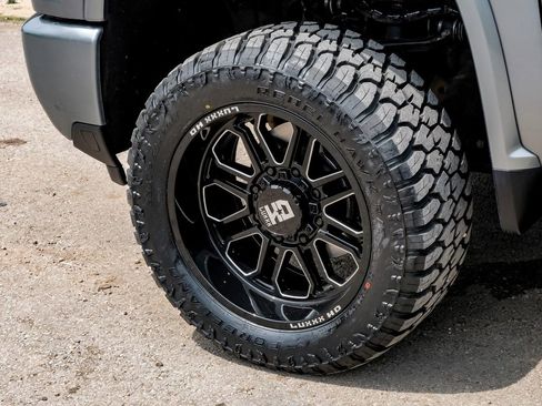 Used 2025 Chevrolet Silverado 2500 LT w/ Convenience Package image 62