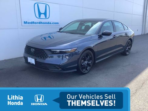 Used 2025 Honda Accord SE image 1