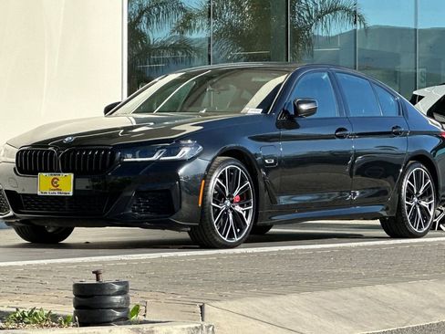Used 2023 BMW 530e w/ Executive Package image 7