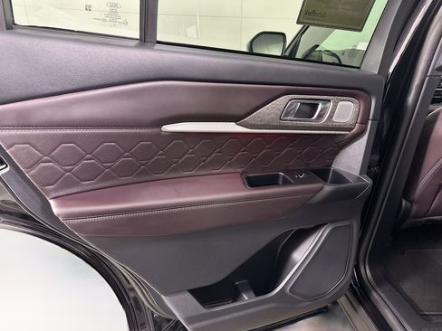 Used 2025 Ford Explorer Platinum w/ LUX Leather Package image 27