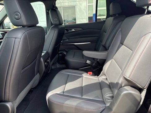 Used 2025 Chevrolet Traverse Z71 w/ Enhanced Driving Package AWD/4WD image 21