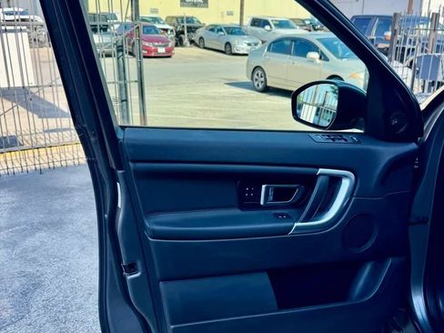 Used 2016 Land Rover Discovery Sport HSE image 14