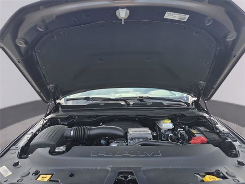 New 2026 RAM 1500 Laramie AWD/4WD image 32