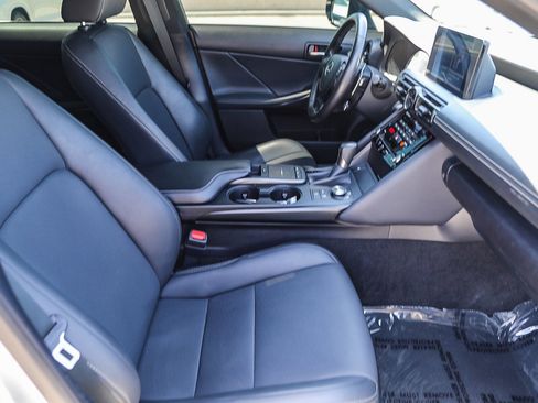 Used 2024 Lexus IS 300 F Sport RWD image 16