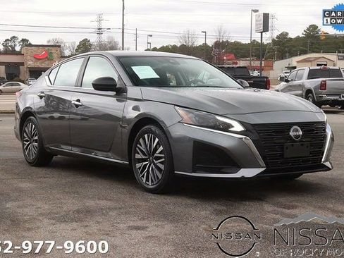Certified 2024 Nissan Altima 2.5 SV FWD image 1