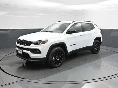 New 2026 Jeep Compass Latitude AWD/4WD image 34