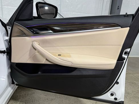 Used 2018 BMW 530i RWD image 26