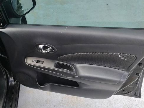 Used 2017 Nissan Versa SV image 11